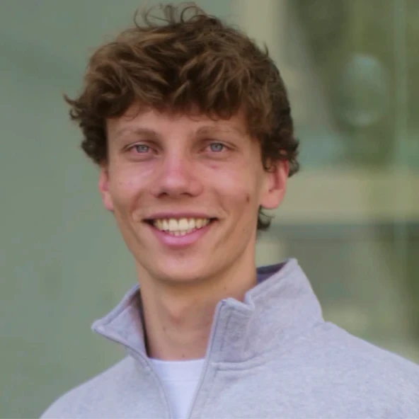 Simon, Co-founder